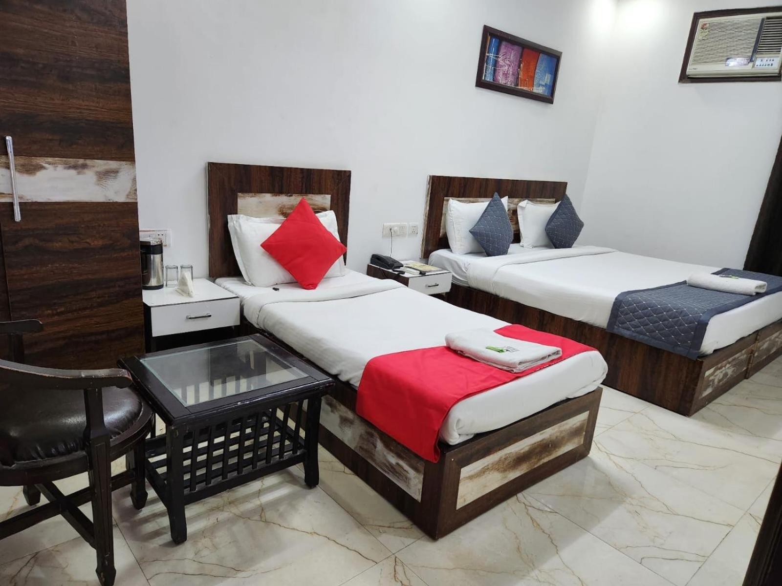 Prime Plaza Ambs Near Igi Airport Maison d'hôtes *
