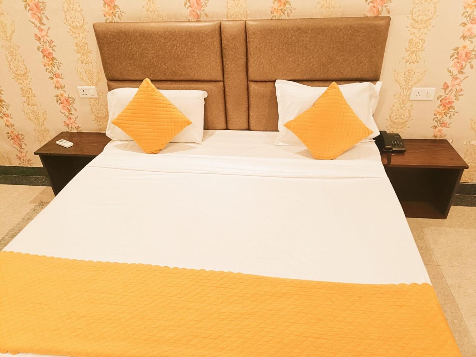 Maison d'hôtes Prime Plaza Ambs Near Igi Airport