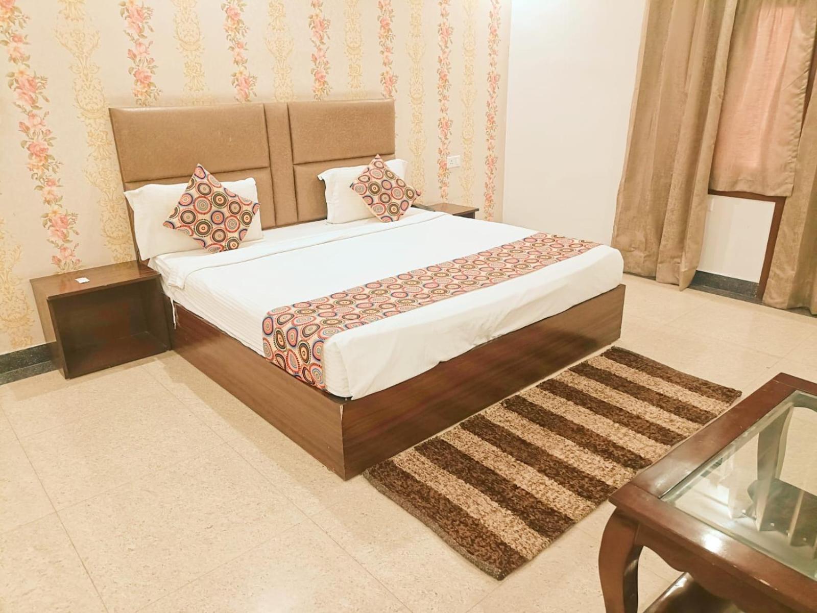 Prime Plaza Ambs Near Igi Airport Maison d'hôtes *